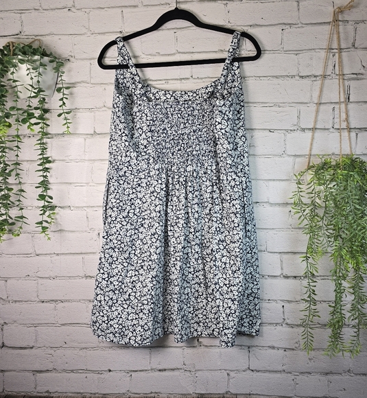 Floral Navy and White Dress Sundress Smocked Back, - Picture 7 of 7